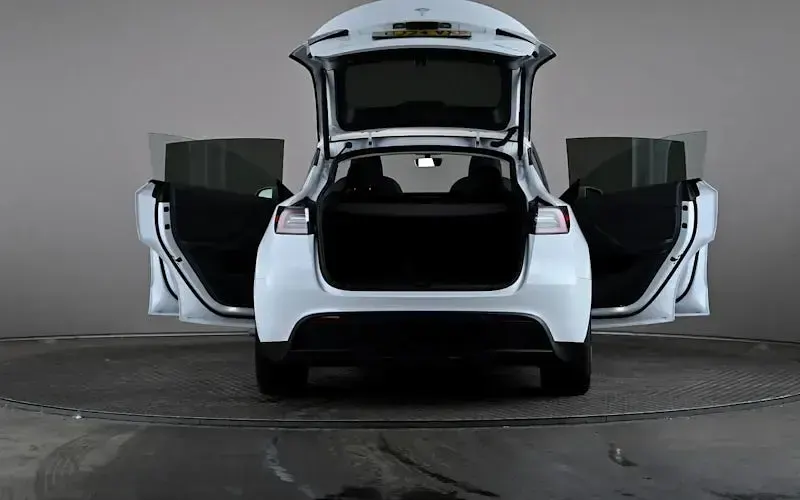 Used Tesla Model Y RWD 219 kW (299 HP) 2024 White SUV