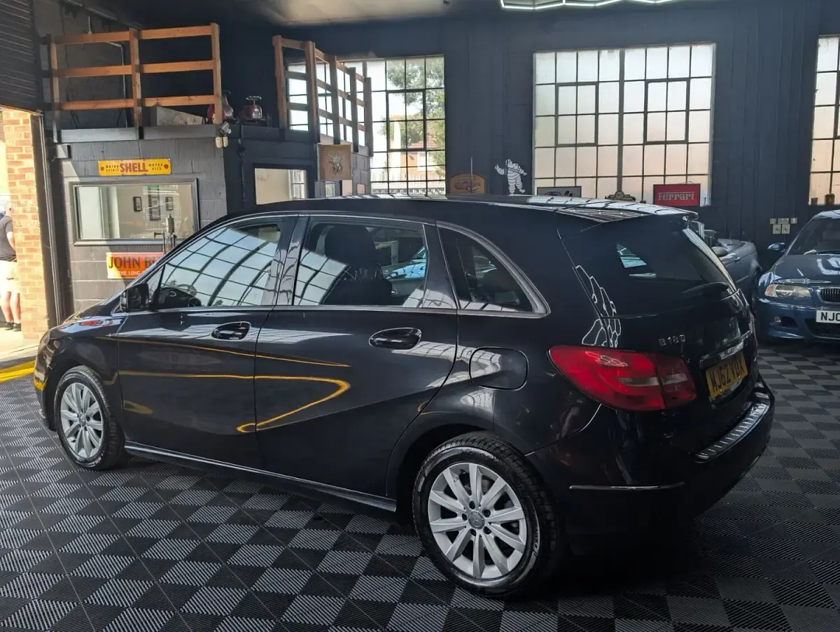 Used Mercedes B180 SE 2013 Black Hatchback
