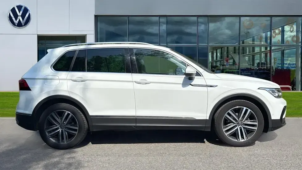 Used VW Tiguan Elegance 150 HP (110 kW) 2021 Pure white SUV