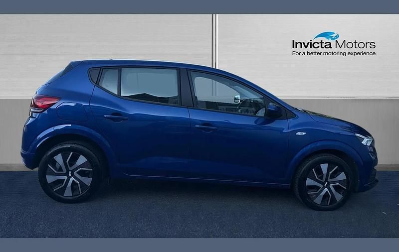 Begagnad Dacia Sandero Expression 91 HK (66 kW) 2024 Blå Halvkombi