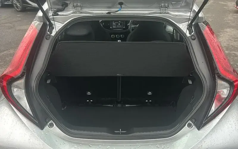 Used Toyota Aygo X PURE 72 HP (52 kW) 2023 Silver SUV