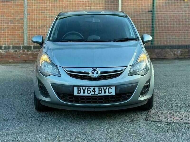 Second-hand Vauxhall Corsa Design Edition 100 CP (73 kW) 2014 Argintiu Hatchback