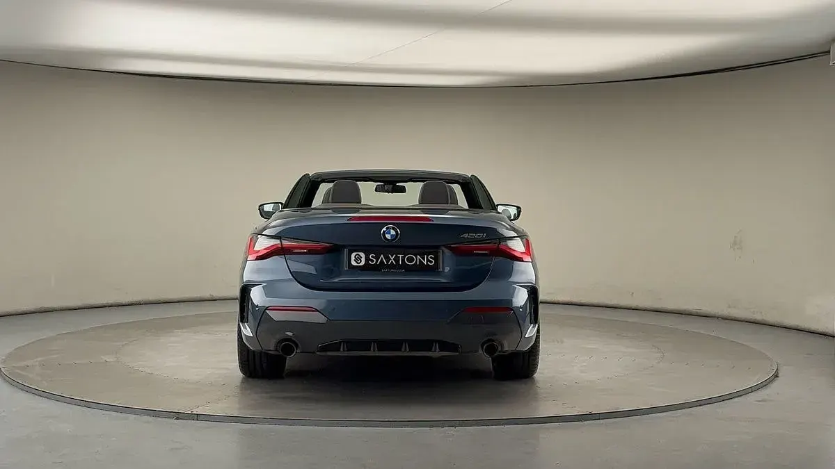 Begagnad BMW 420 M Sport 2023 Blå Cab