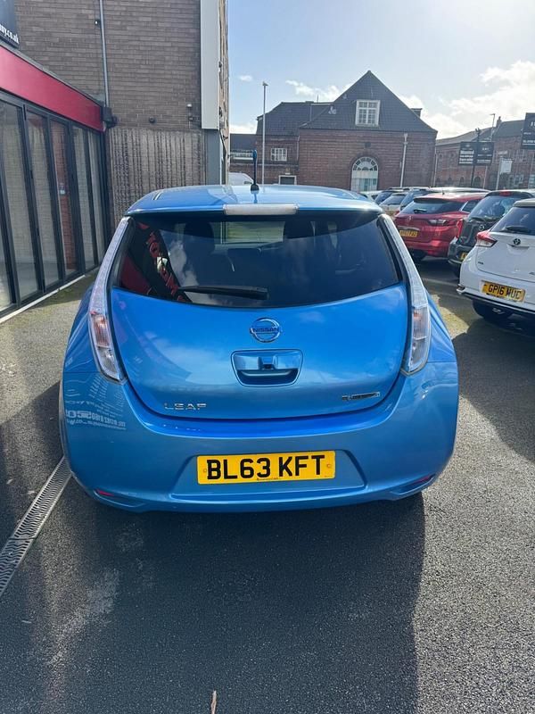 Used Nissan Leaf Acenta 80 kW (109 HP) 2014 Blue Hatchback