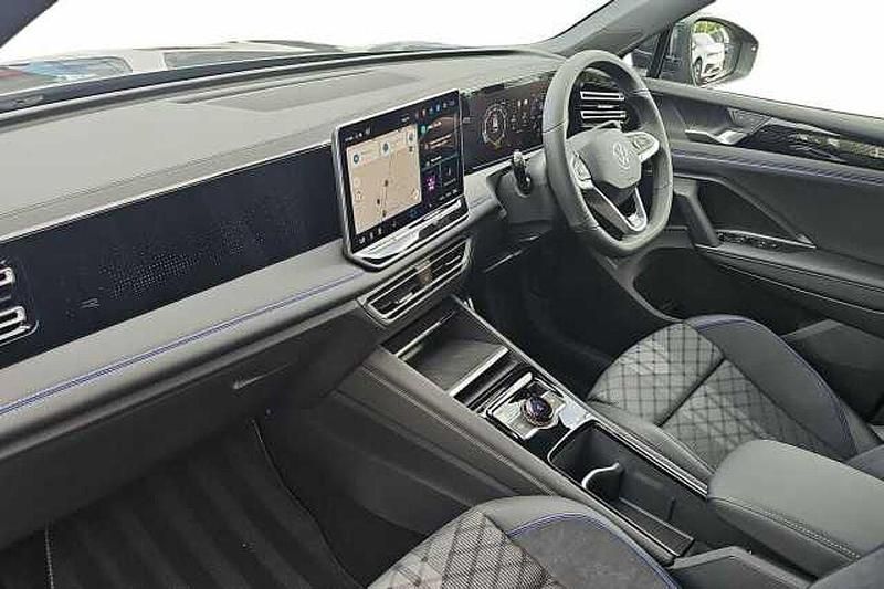 Used VW Tiguan R-line 150 HP (110 kW) 2025 Urano grey SUV