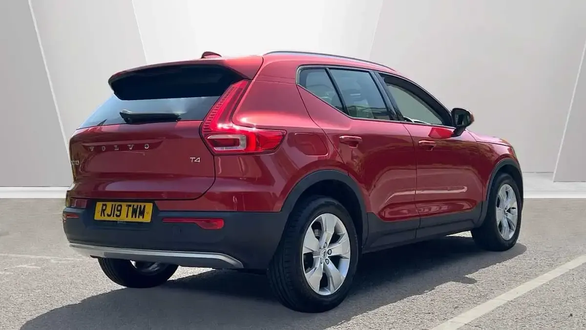 Usado Volvo XC40 Momentum 188 HP (138 kW) 2019 Vermelho SUV