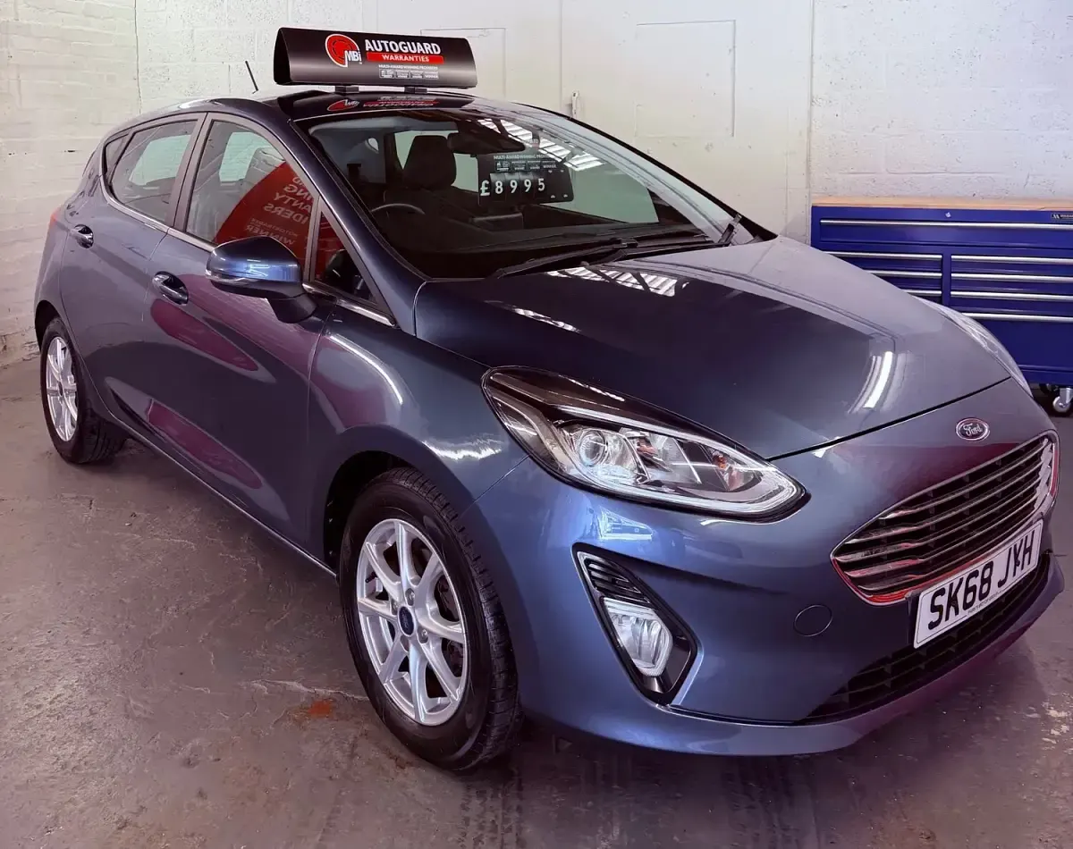 Used Ford Fiesta Zetec 70 HP (51 kW) 2018 Blue Hatchback