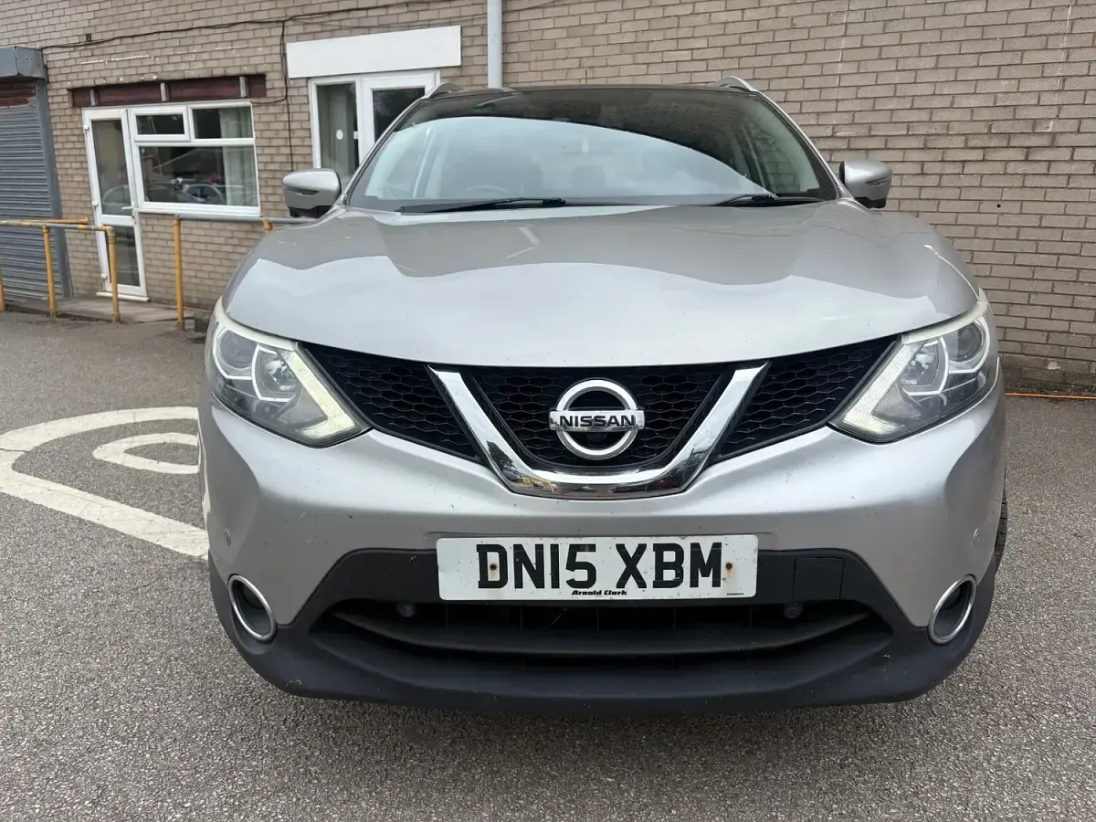 Used Nissan Qashqai N-TEC 110 HP (80 kW) 2015 Silver SUV