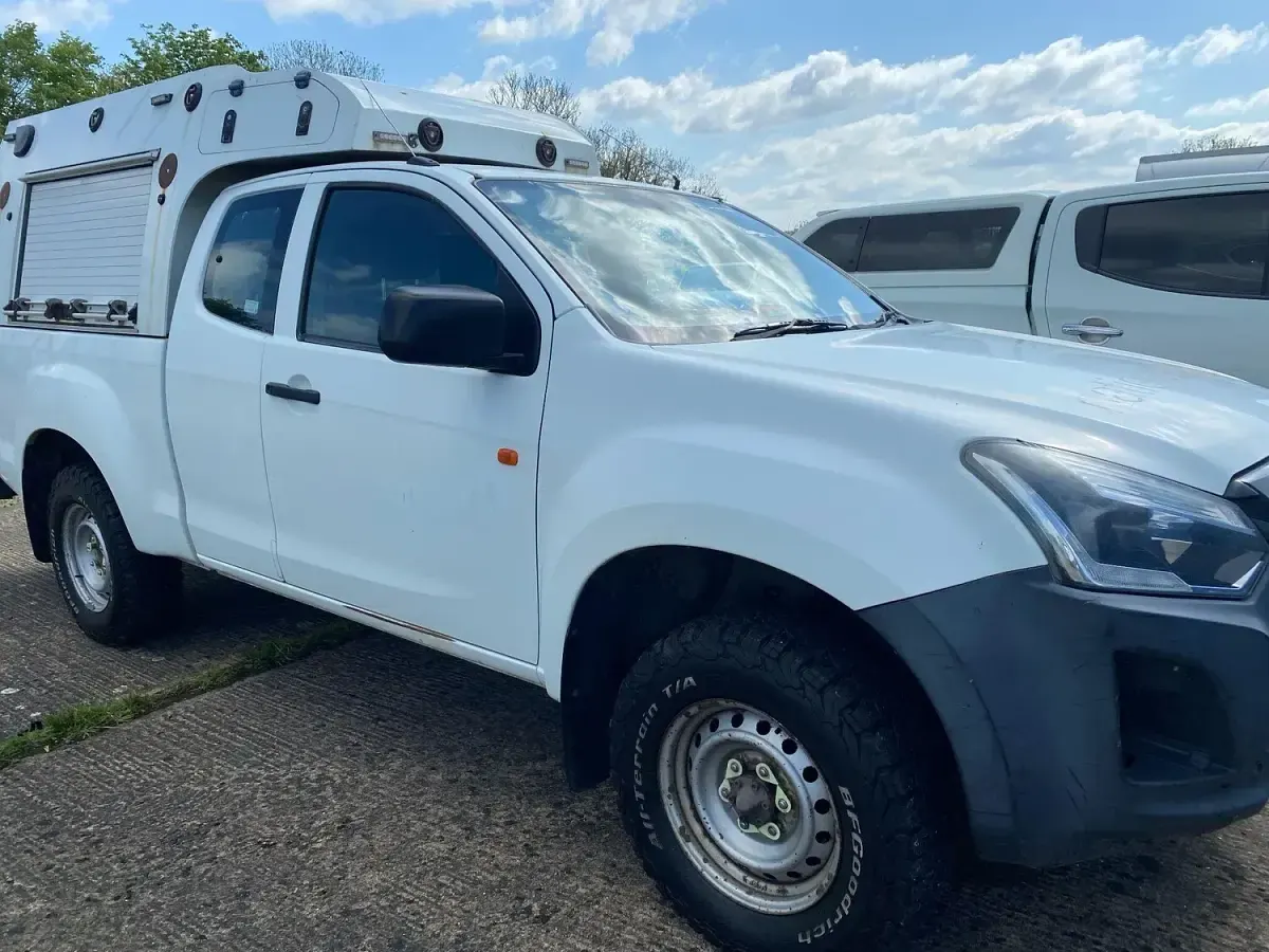 Used Isuzu D-Max 164 HP (120 kW) 2017 White Pickup