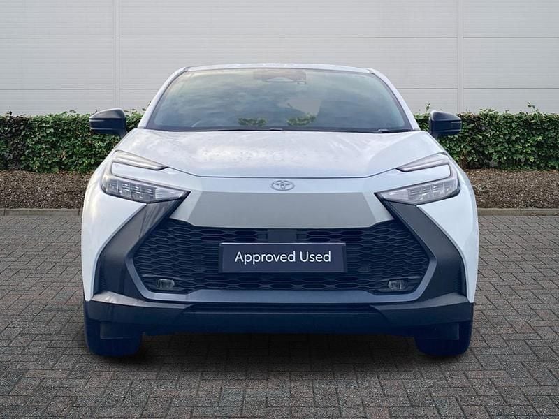 Used Toyota C-HR Design 2025 White SUV