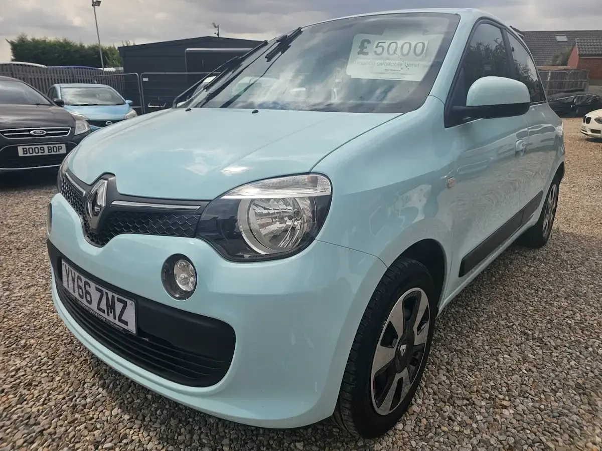 Used Renault Twingo Play 70 HP (51 kW) 2016 Blue Hatchback