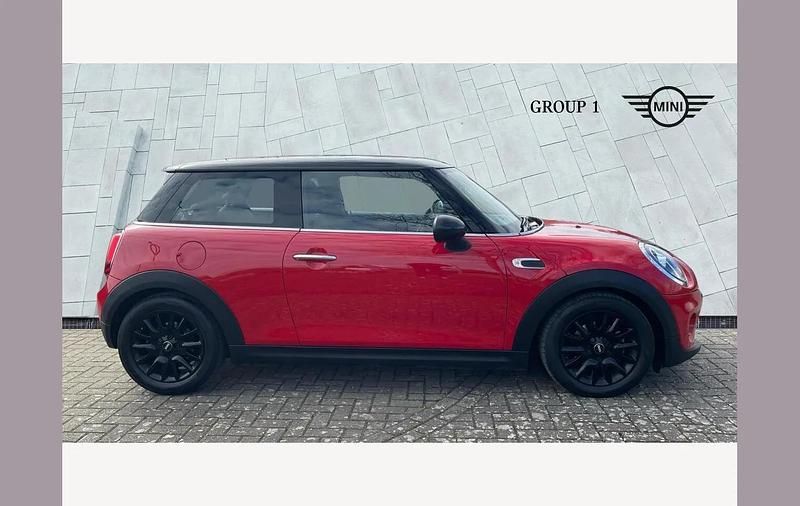 Używany Mini Cooper 136 KM (100 kW) 2018 Czerwony Hatchback