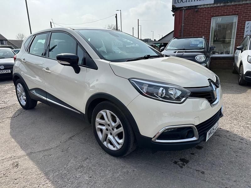 Used Renault Captur Dynamique 2015 Cream SUV