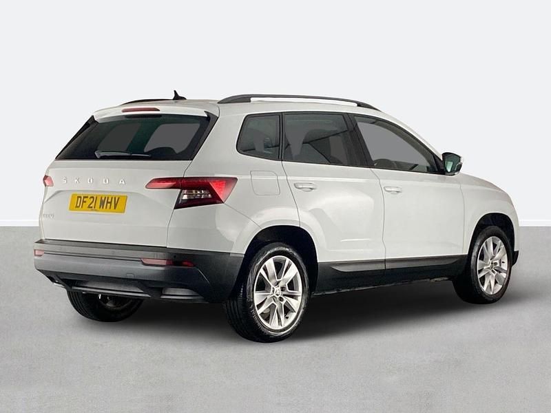 Used Skoda Karoq SE Technology 150 HP (110 kW) 2021 White SUV