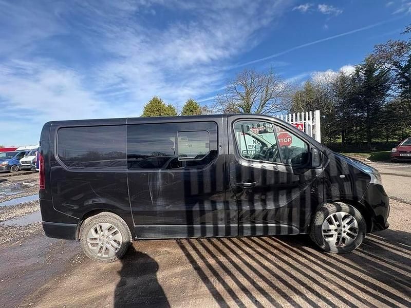 Usado Renault Trafic 2016 Preto Monovolume