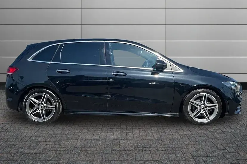 Used Mercedes B180 AMG Line Premium Plus 134 HP (98 kW) 2021 Cosmos black Hatchback