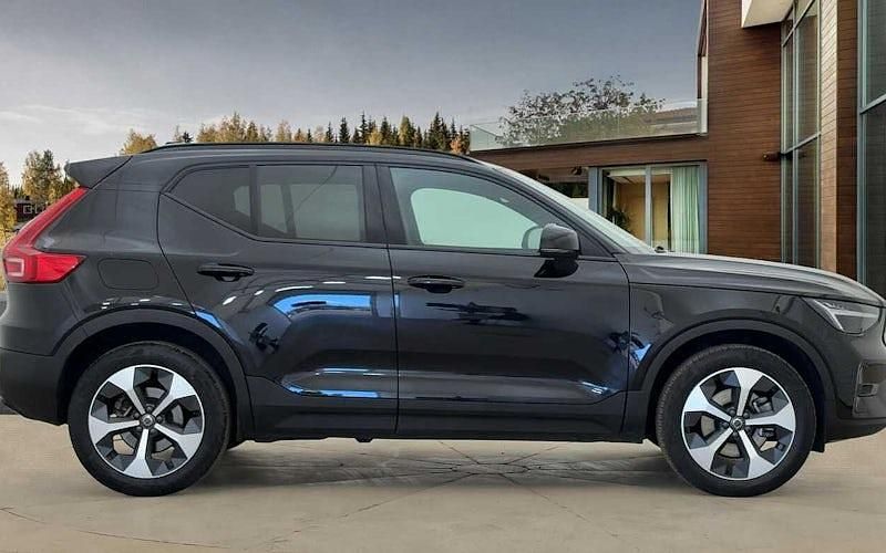Used Volvo XC40 Plus 197 HP (144 kW) 2025 SUV