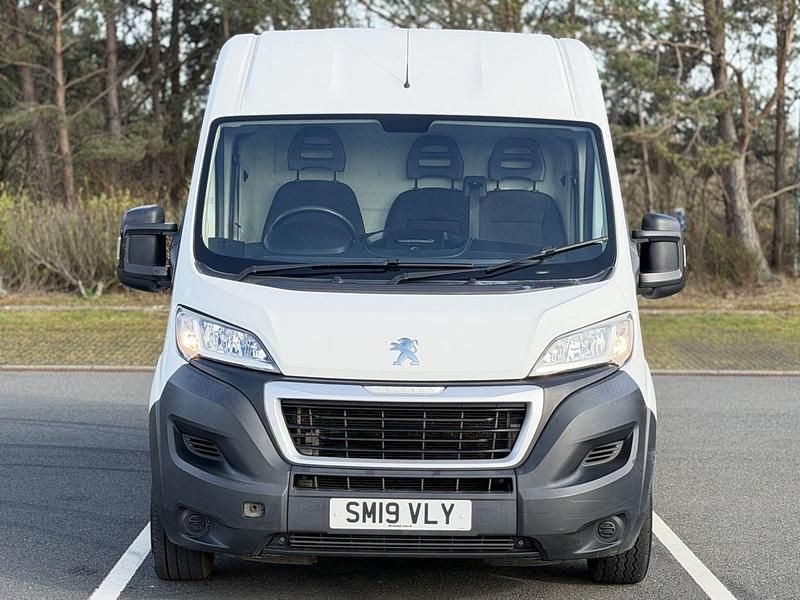 Used Peugeot Boxer 130 HP (95 kW) 2019 White Van