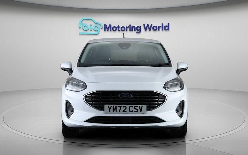 Begagnad Ford Fiesta Titanium 101 HK (74 kW) 2022 Vit Halvkombi