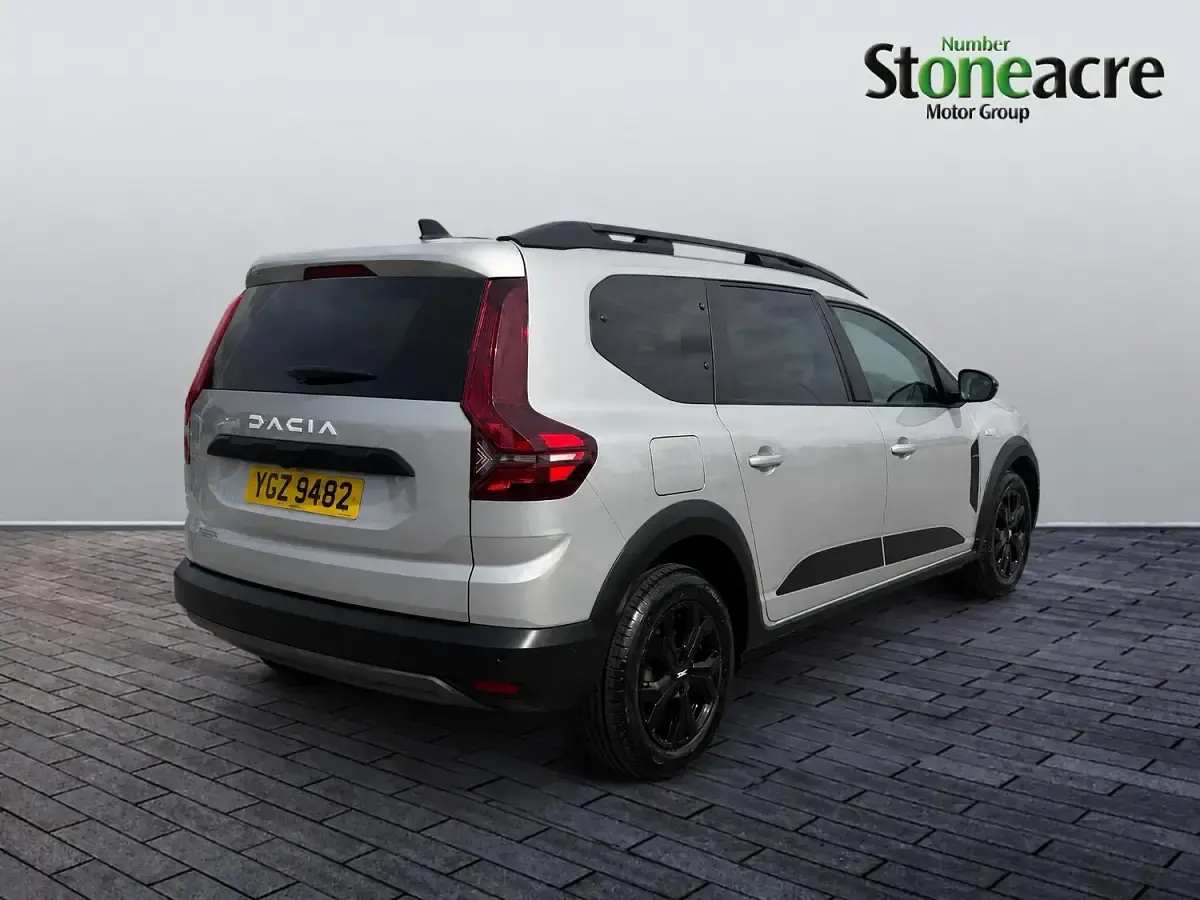 Used Dacia Jogger Extreme 110 HP (80 kW) 2023 Grey MPV