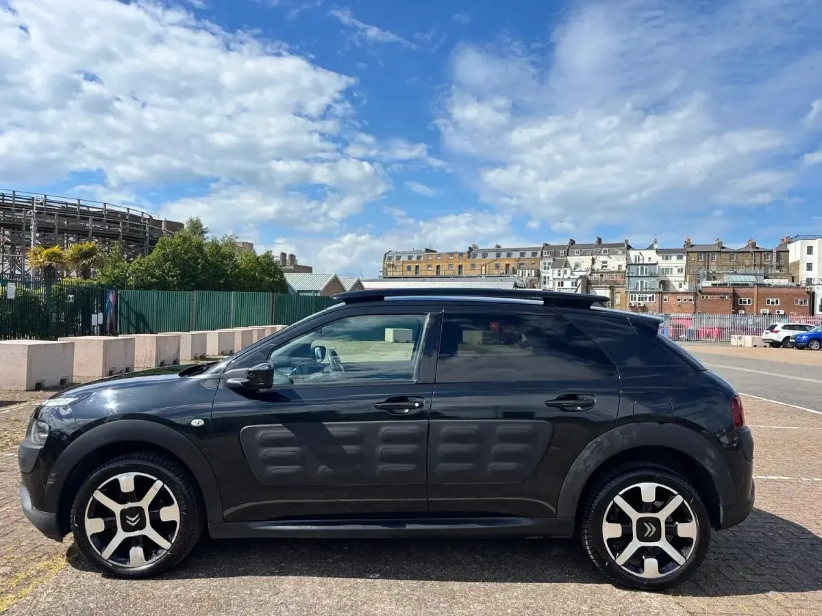 Used Citroën C4 Cactus Flair 2015 Black Hatchback