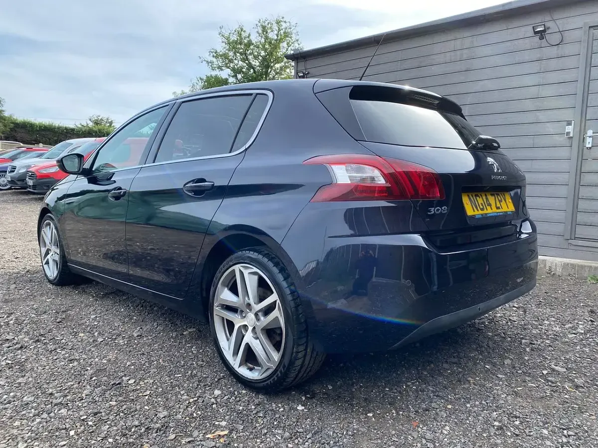 Used Peugeot 308 115 HP (84 kW) 2014 Blue Hatchback