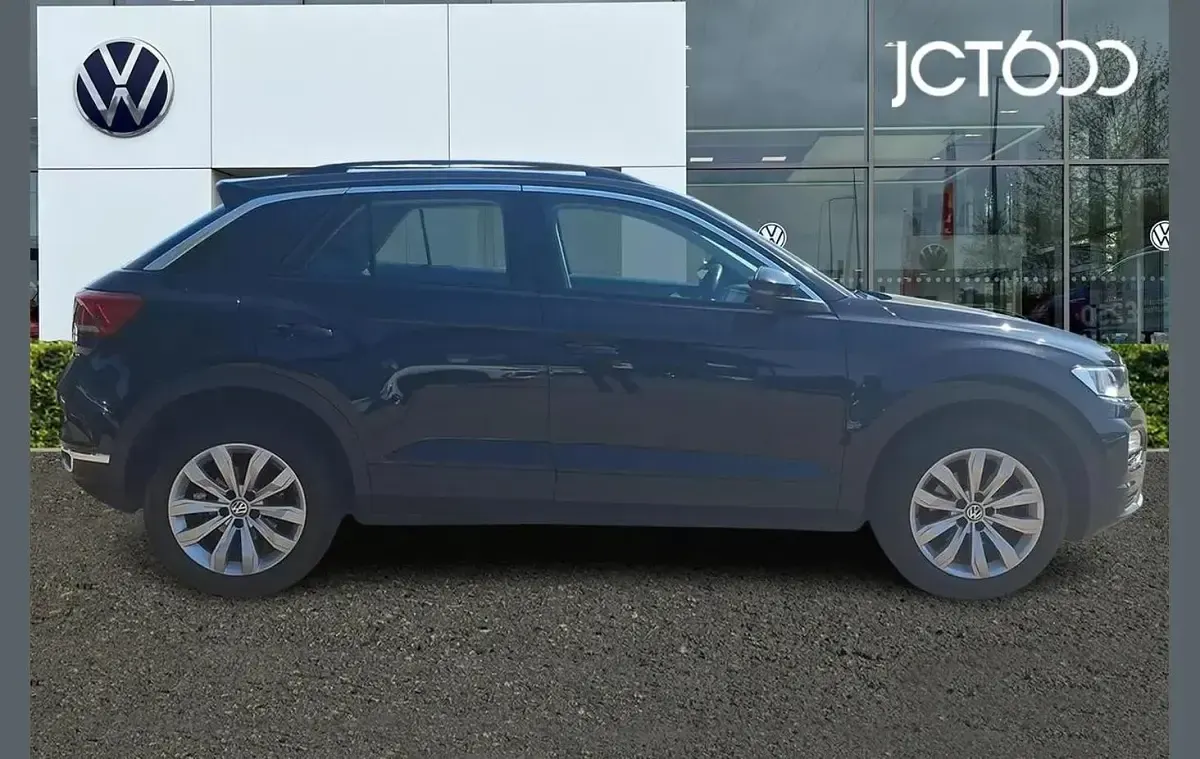 Used VW T-Roc SE 150 HP (110 kW) 2020 Black SUV