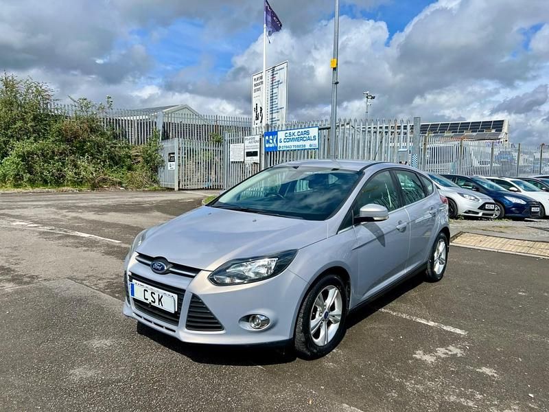 Used Ford Focus Zetec 115 HP (84 kW) 2013 Silver Hatchback