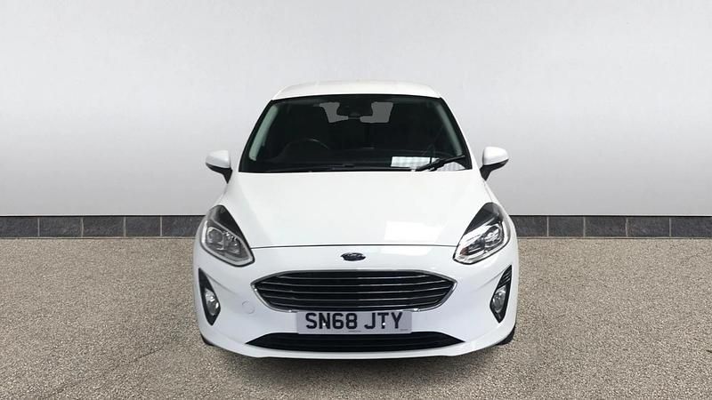 Used Ford Fiesta Titanium 125 HP (91 kW) 2019 White Hatchback