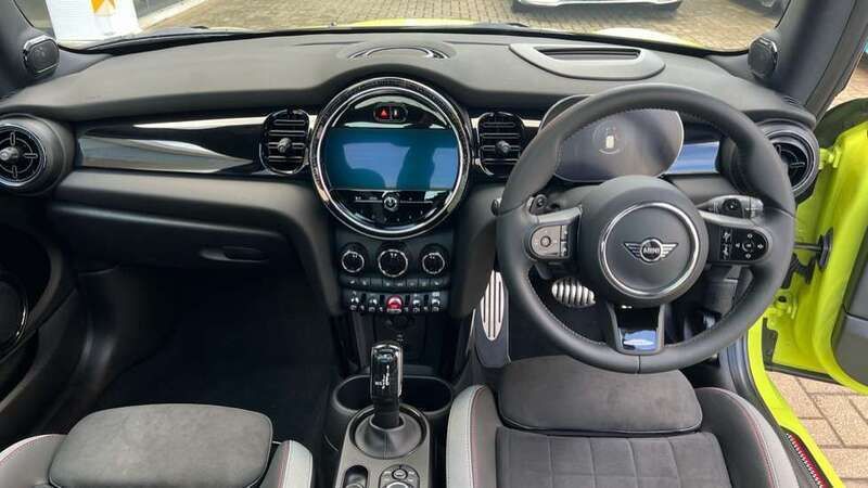 Used Mini John Cooper Works Premium Plus 231 HP (169 kW) 2024 Zesty yellow  Hatchback