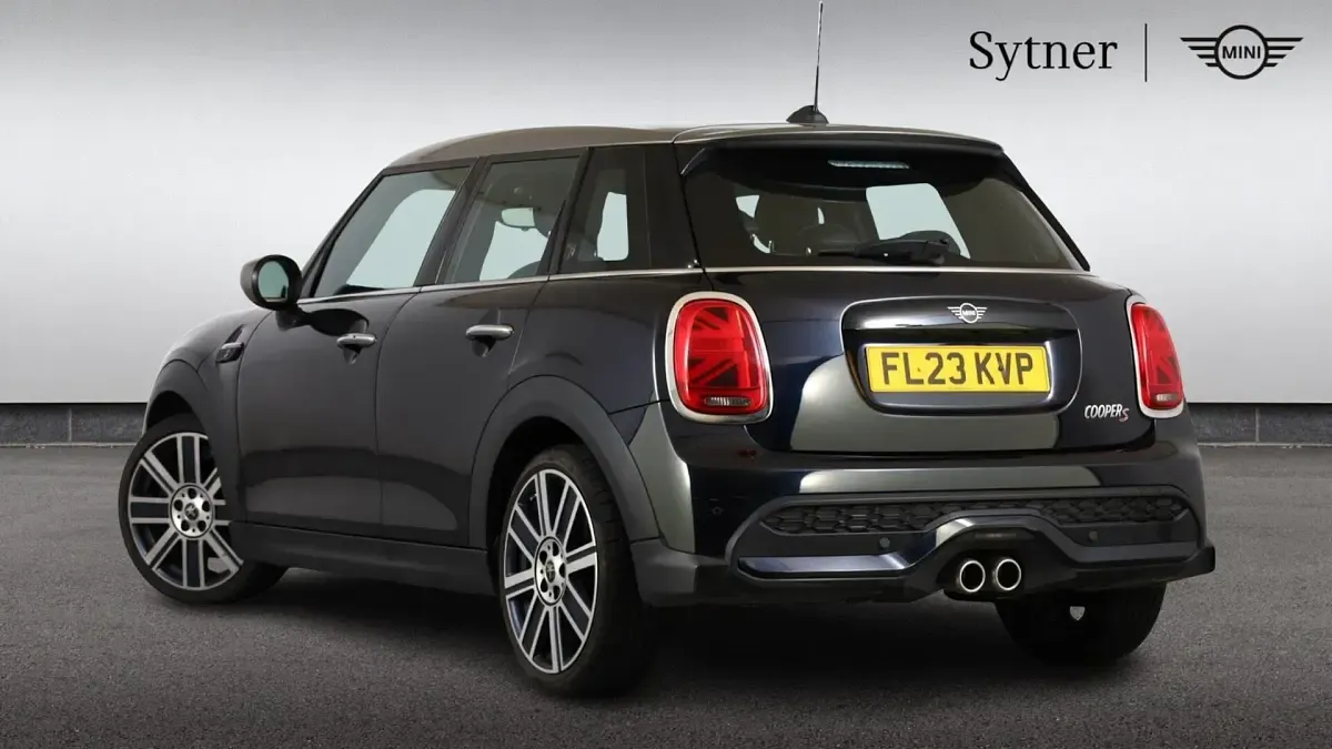 Used Mini Cooper S Exclusive 176 HP (129 kW) 2023 Black Hatchback