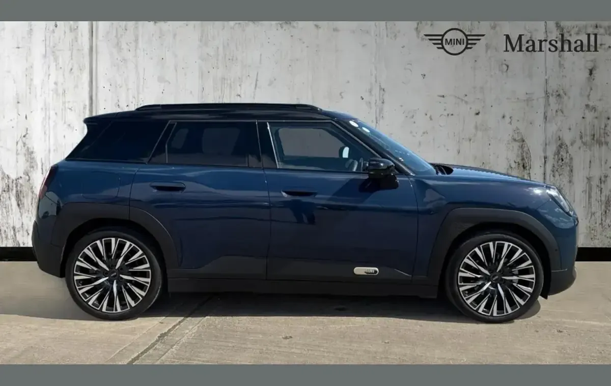 Used Mini Aceman Exclusive 135 kW (184 HP) 2025 Indigo sunset blue SUV