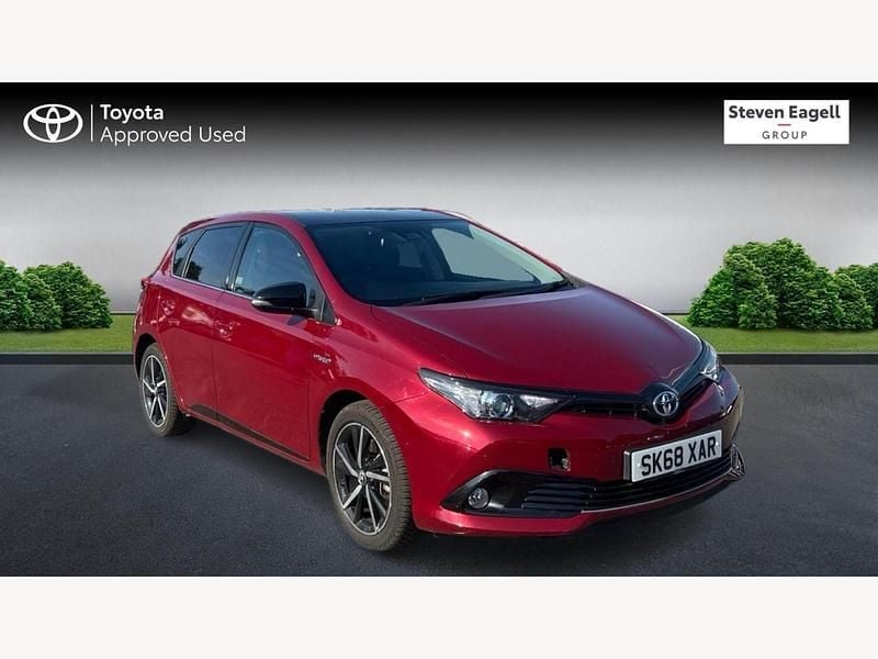 Red/black Used 2018 Toyota Auris Hybrid Design Hatchback | £13,776 (Fair price) - Image 1/3