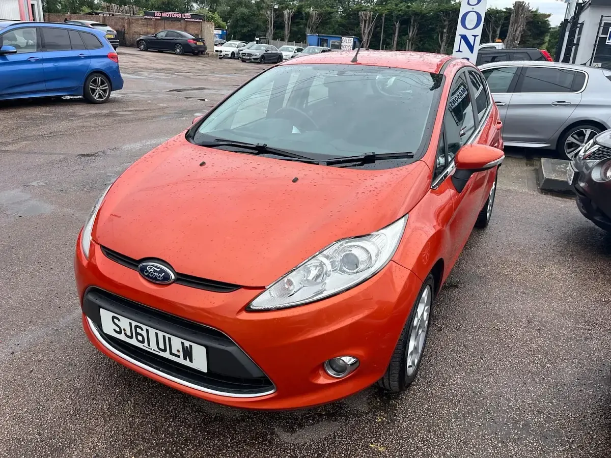 Used Ford Fiesta Zetec 96 HP (70 kW) 2011 Red Hatchback