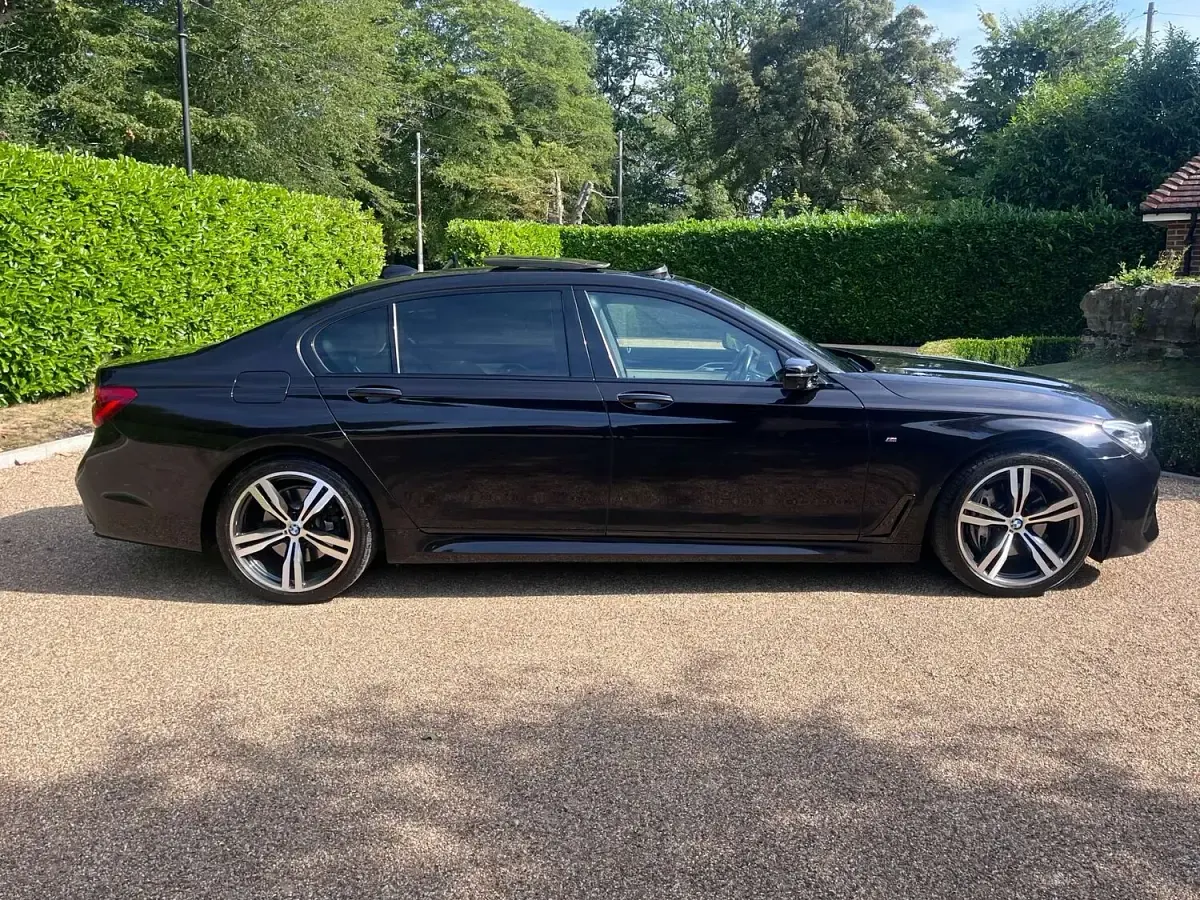 Used BMW 740L M Sport 326 HP (239 kW) 2017 Black Sedan
