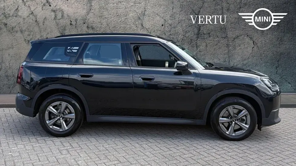 Used Mini Countryman Classic 170 HP (125 kW) 2024 Black SUV