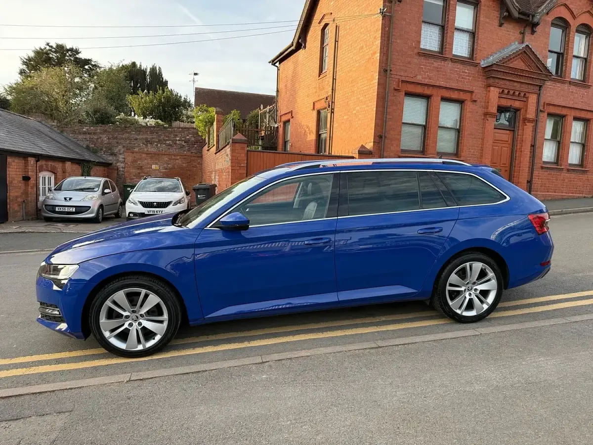 Used Skoda Superb SE L 150 HP (110 kW) 2022 Blue Estate