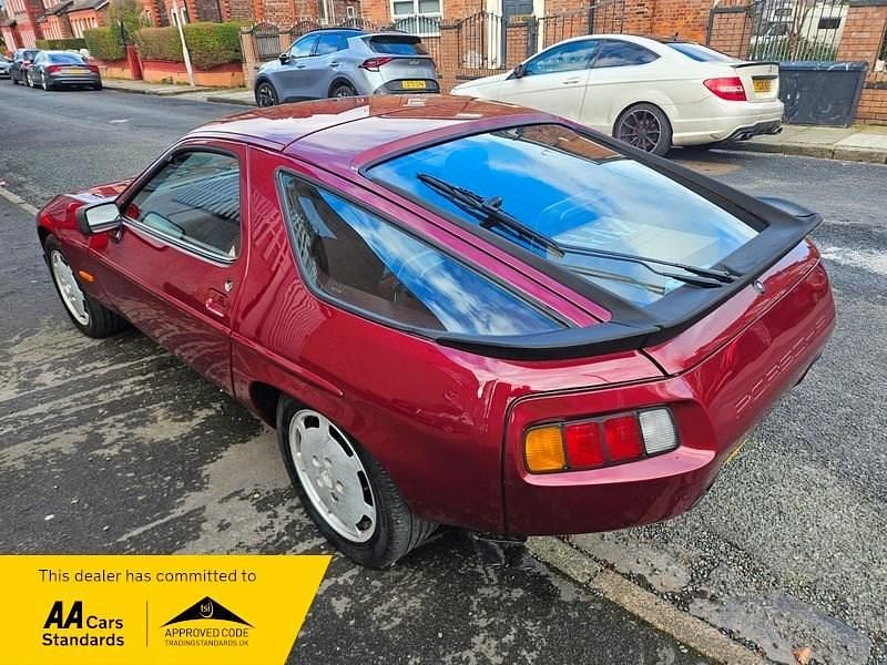Used Porsche 928 310 HP (228 kW) 1986 Garnet red Coupe