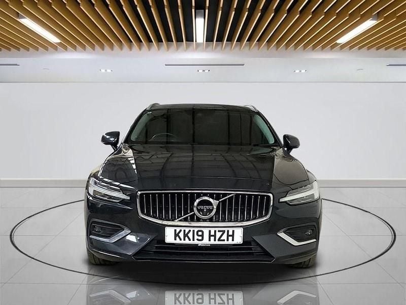 Used Volvo V60 Inscription 190 HP (139 kW) 2019 Grey Estate