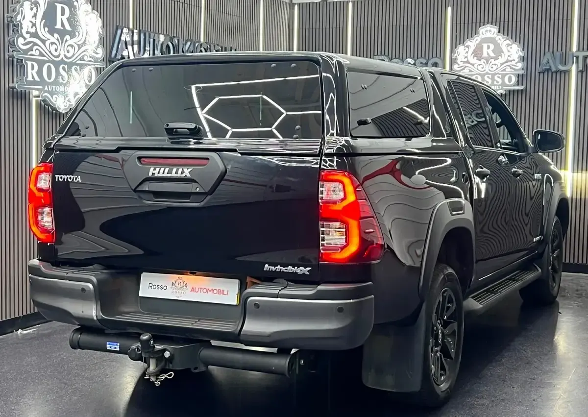 Used Toyota HiLux 201 HP (147 kW) 2021 Black Pickup