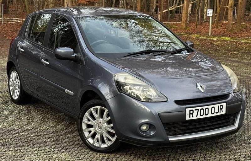 Blue Used 2009 Renault Clio II Dynamique Hatchback | £2,500 (Fair price) - Image 1/3