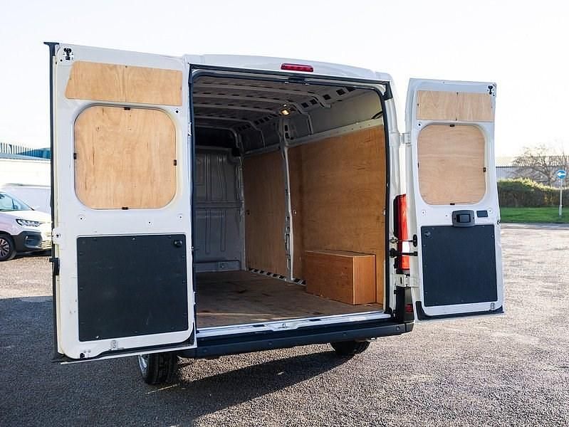 Used Peugeot Boxer Premium 140 HP (102 kW) 2024 White Van