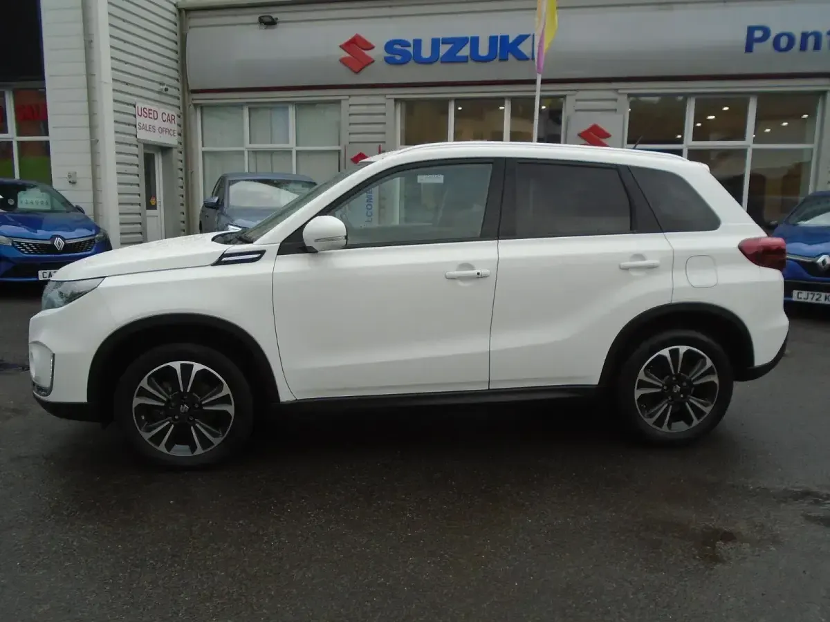 Used Suzuki Vitara SZ5 116 HP (85 kW) 2023 White SUV