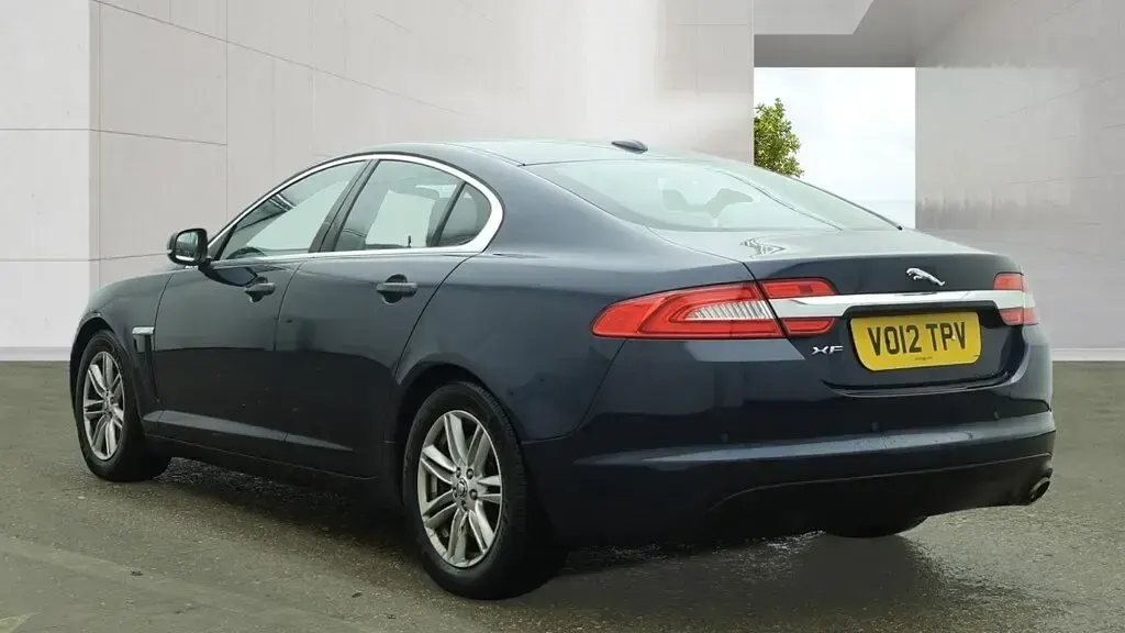 Used Jaguar XF Luxury 163 HP (119 kW) 2012 Blue Sedan