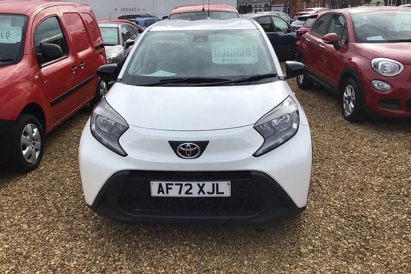 White Used 2022 Toyota Aygo X PURE SUV | £10,995 - Image 1/1
