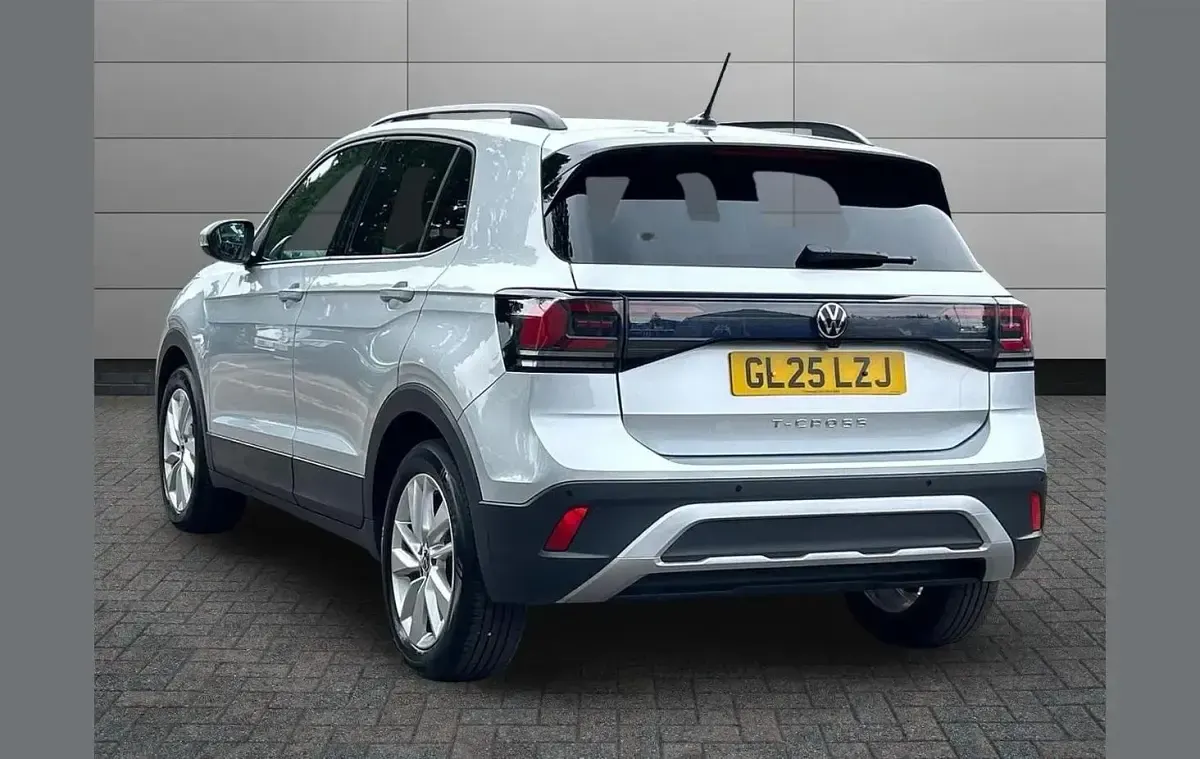 Usado VW T-Cross Match 115 HP (84 kW) 2025 Prateado SUV