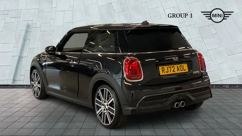 Usado Mini Cooper S Exclusive 176 HP (129 kW) 2022 Preto Citadino