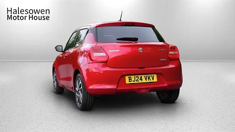 Begagnad Suzuki Swift SZ5 83 HK (61 kW) 2024 Röd Halvkombi