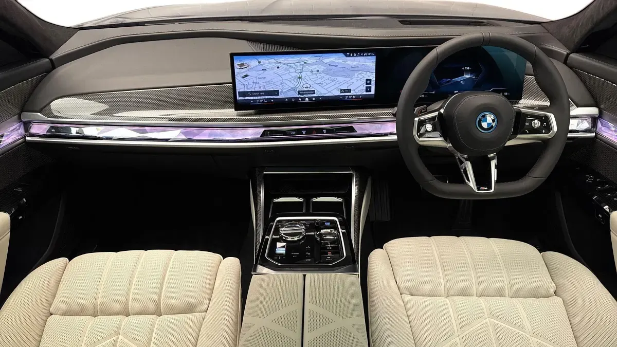 New BMW i7 M Sport 330 kW (449 HP) 2026 Blue Sedan