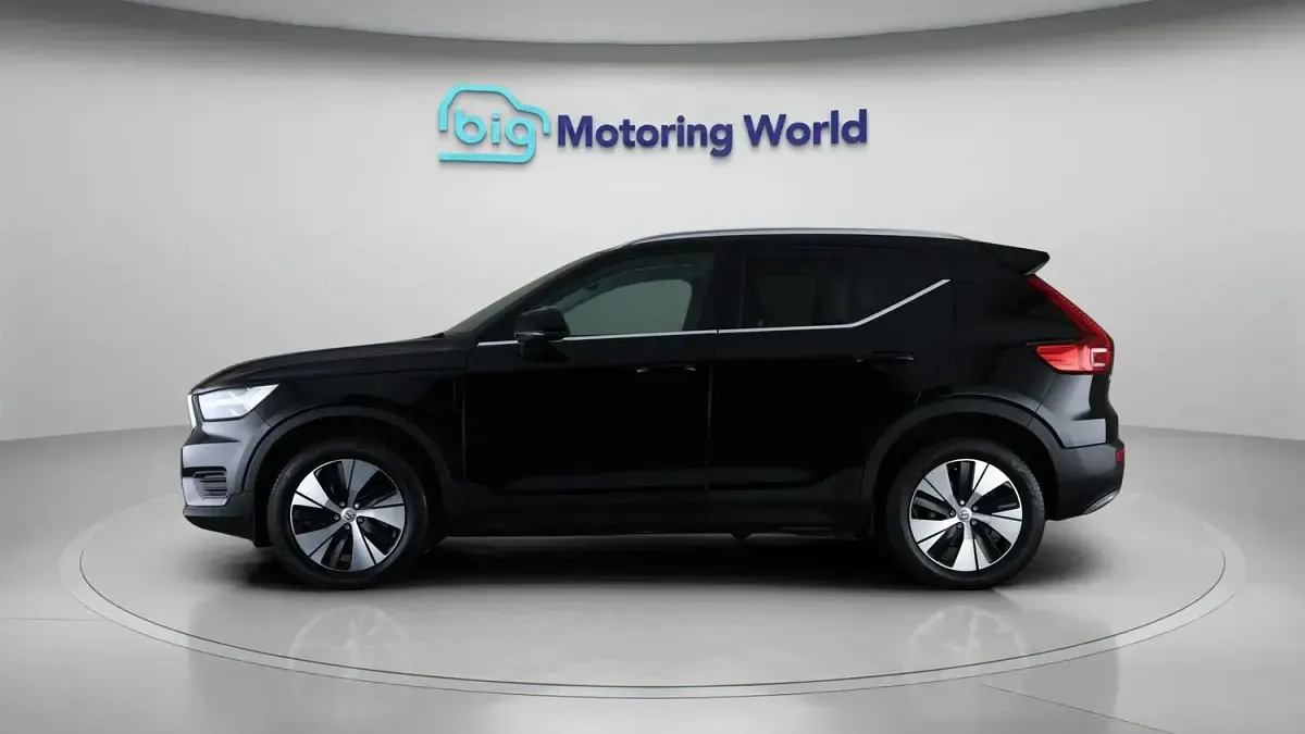 Used Volvo XC40 Core 211 HP (155 kW) 2021 Black SUV